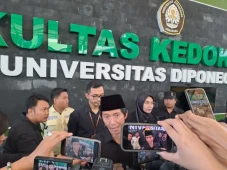 Dekan FK Undip Buka...