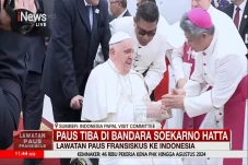 Tiba di Indonesia, Paus...