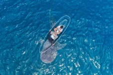 Menjajal Sensasi Berenang...