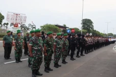 Ratusan Personel Gabungan...