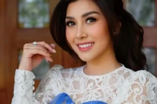 Profil Nisya Ahmad,...
