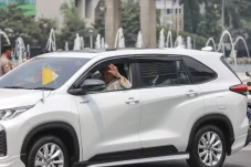 Innova Zenix Hybrid...