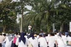 Menekankan Pentingnya...