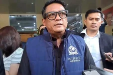 Buronan Mantan Wali...