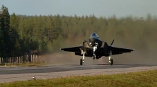 2 Jet Tempur Siluman...