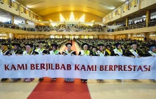 Unik! Wisuda Mahasiswa...