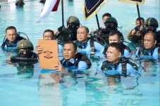 2 Mayjen TNI Menerima...