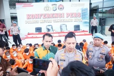 Pasutri Lansia Tewas...