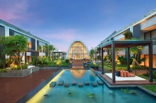 Melalui Aryaduta Hotels,...