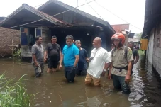 Banjir Melanda Kota...