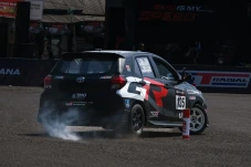 Jadi Jagoan Slalom,...