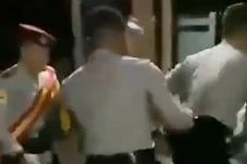 Taruna yang Ribut dengan...
