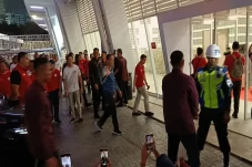 Tiba di Stadion GBK,...