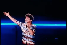 Konser Bruno Mars di...