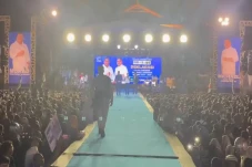 Pilgub Maluku, Ribuan...