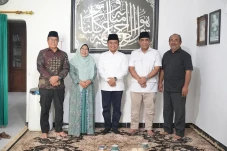 Kantongi Restu Umi Azizah,...