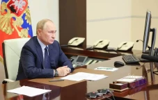 Putin Pertimbangkan...
