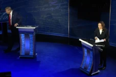 6 Momen Aneh dalam Debat...