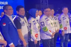 Maju Pilgub Maluku,...