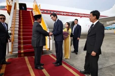 Kunjungi Vietnam, Prabowo...