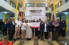 Bank Jatim Salurkan...