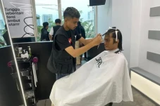 Barbershop Berkonsep...