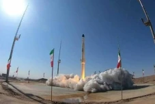 Iran Luncurkan Satelit...