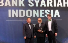 Digital Banking Tumbuh...