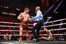 Terence Crawford atau...