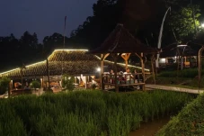 15 Rekomendasi Tempat...