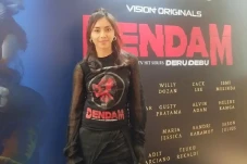 Cinta Laura dan Ismi...
