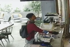 Pura-pura Cari Kerjaan,...