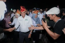 Anwar Hafid Pulang Kampung...