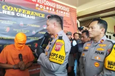 Tetangga yang Cabuli...
