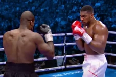 Anthony Joshua vs Daniel...