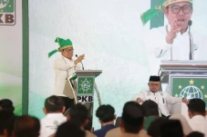 Di Depan Peserta Sespim,...