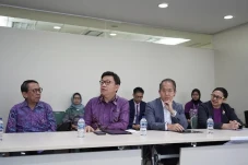 Kolaborasi untuk Beri...