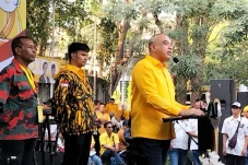 Partai Golkar Instruksikan...