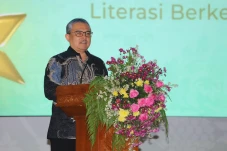Perpusnas Berikan Penghargaan...