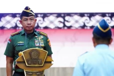 8 Kolonel yang Ditugaskan...