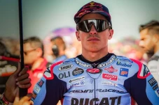 Marc Marquez Pilih Ban...