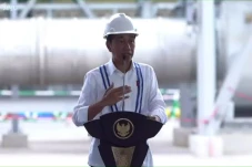 Jokowi Curhat Pekerjaan...