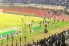 Bobotoh Ngamuk Serang...