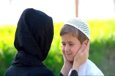 Islam Melarang Mencela...