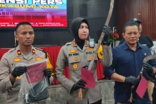 Ngeri! Polisi Dibacok...