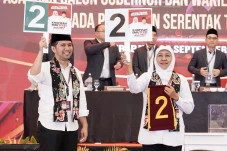 Khofifah-Emil Nomor...