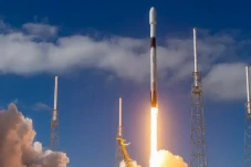 SpaceX Meluncurkan 20...