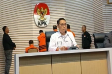 KPK Tahan Empat Tersangka...