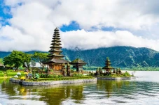 9 Rekomendasi Tempat...