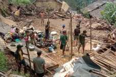 7 Rumah Warga Baduy...